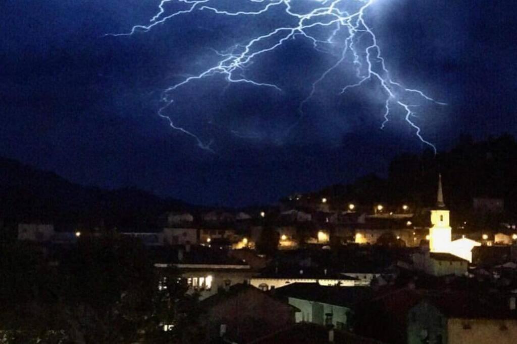 Pis Amb Encant A Campdevanol,Al Centre Del Poble. 외부 사진